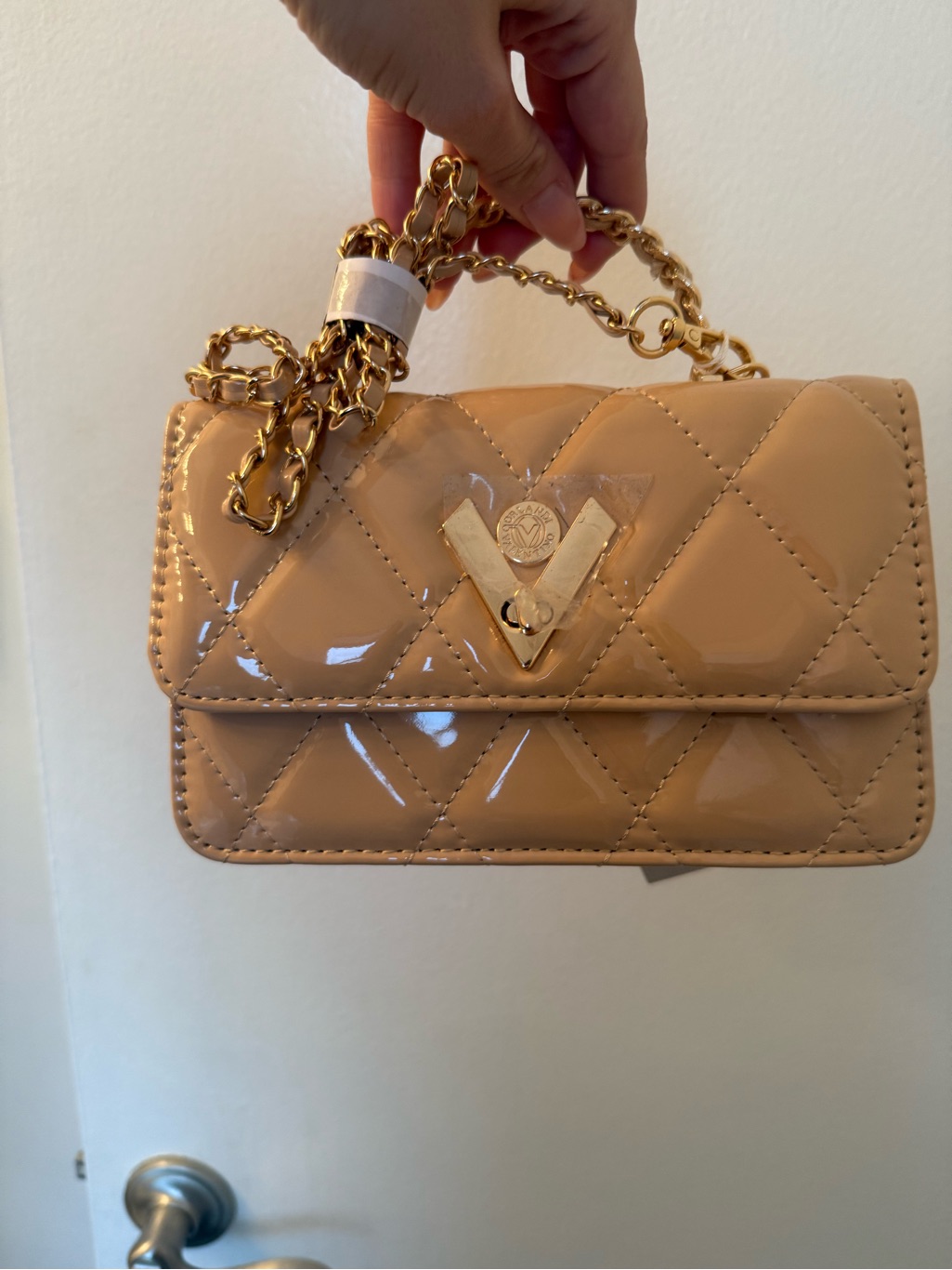 Women’s Quilted Patent Leather Chain Shoulder Bag - Nude